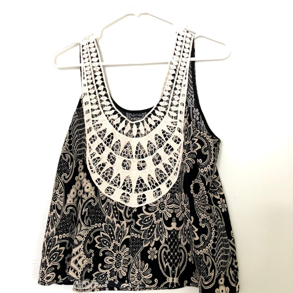 Patterned sleevless blouse - Picture 3 of 4
